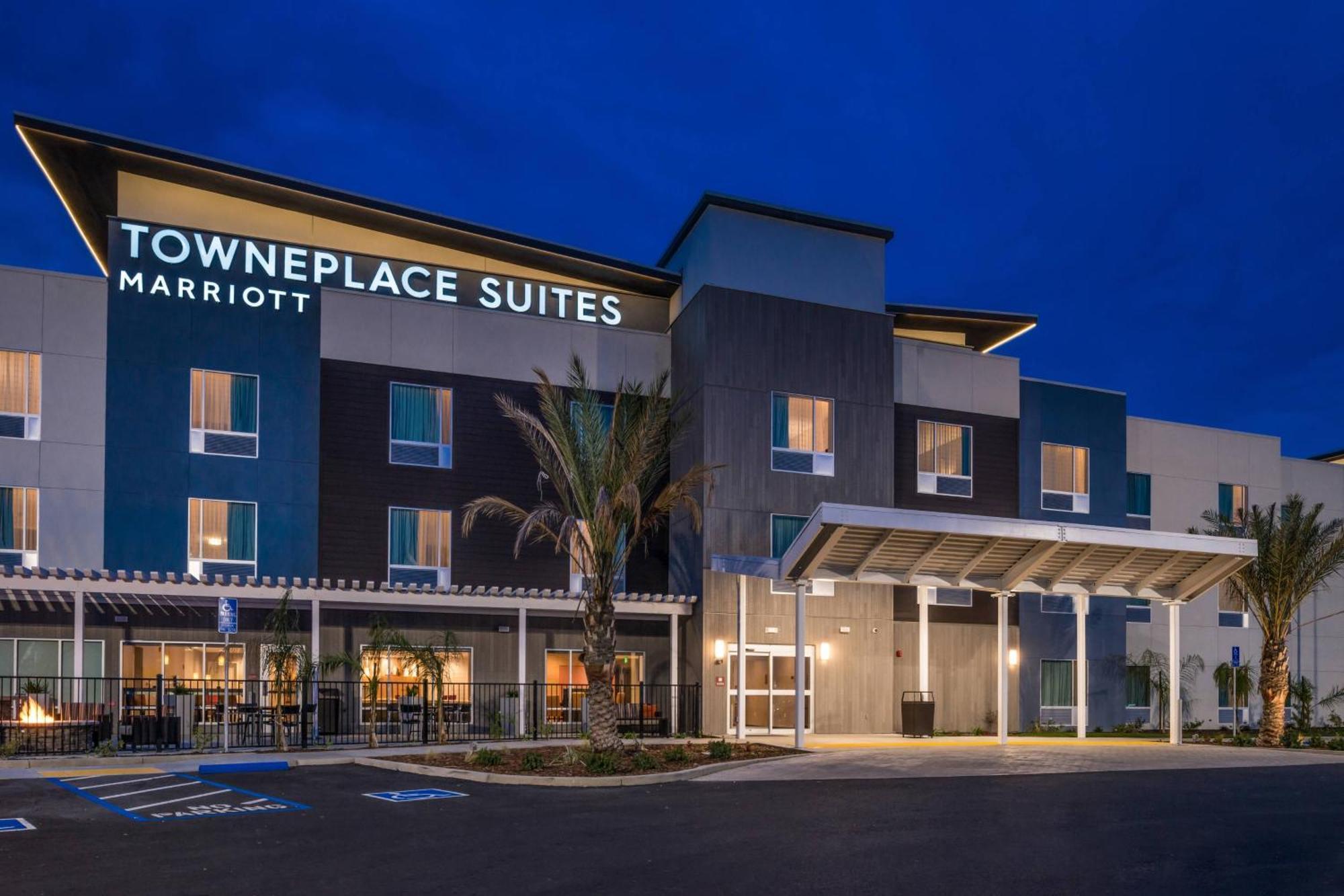 Towneplace Suites By Marriott Мърсед Екстериор снимка