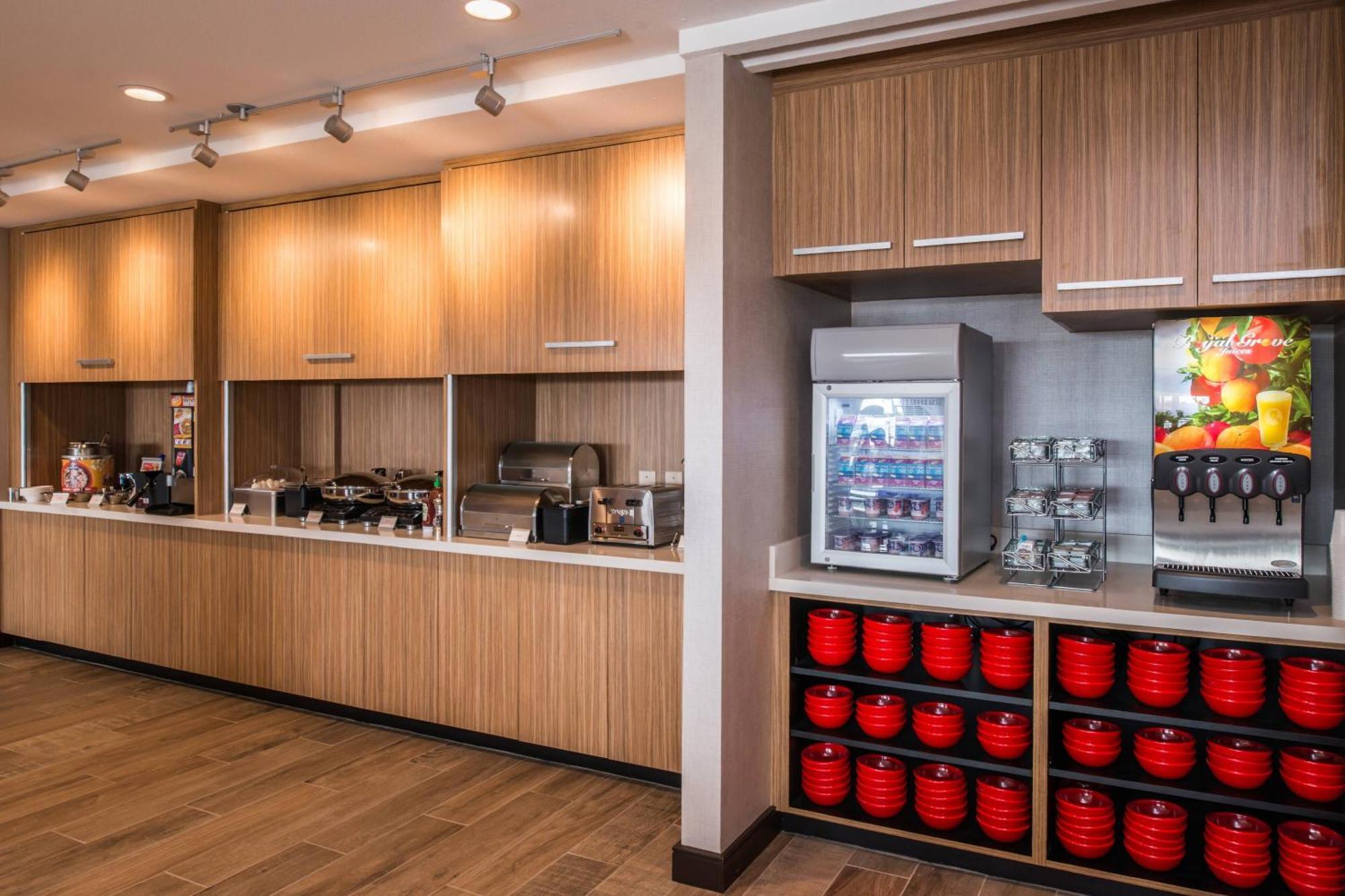 Towneplace Suites By Marriott Мърсед Екстериор снимка