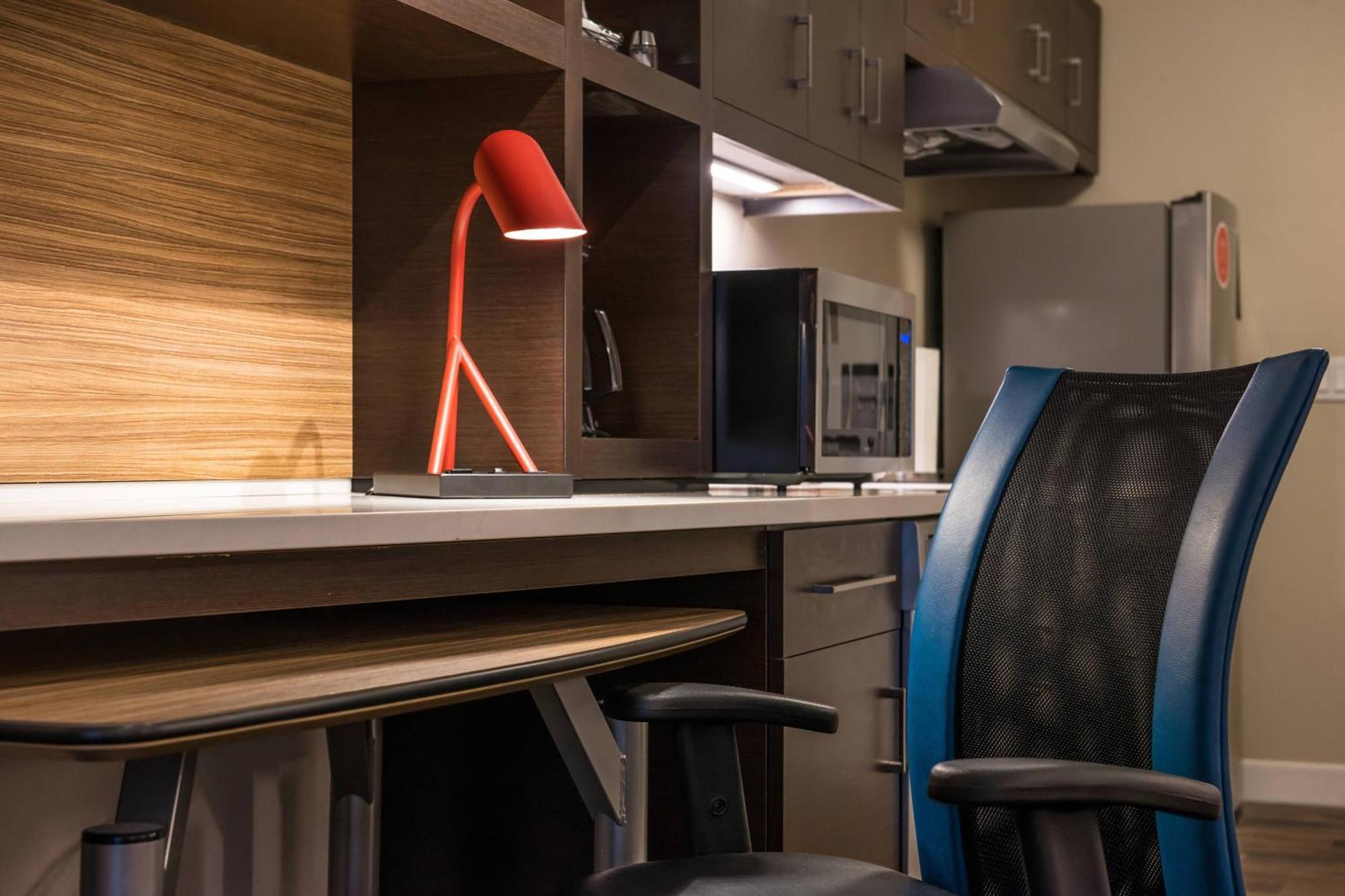 Towneplace Suites By Marriott Мърсед Екстериор снимка